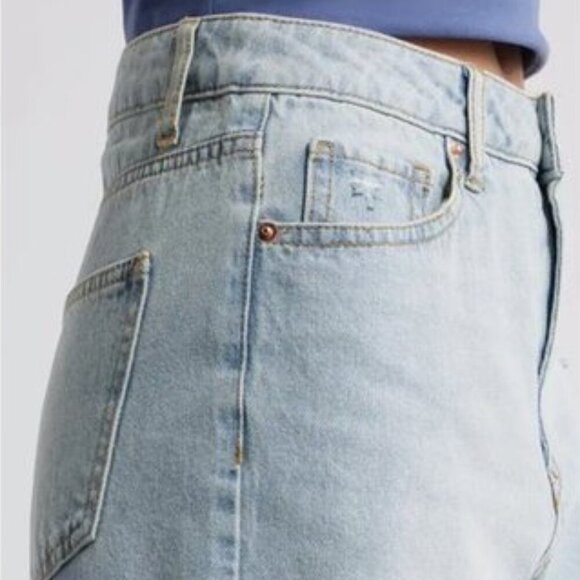 BP. High Rise Raw Hem Denim Jean Shorts Light Wash NWT Women’s Casual - Picture 8 of 10